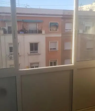 Three Private Bedrooms With Private Bathroom In Spacious In Alicante,shared Kitchen And Living Room,host Lives In The Es Tres Privadas Con Bano Privado,cocina Y Sala De Estar Compartidas,el Anfitrion Vive En El Aparta * Αλικάντε