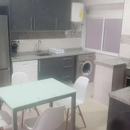 Apartamento Three Private Bedrooms With Private Bathroom In Spacious In Alicante, Shared Kitchen And Living Room, The Host Lives In The